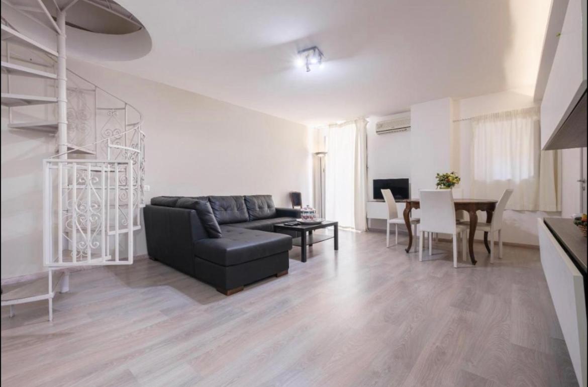 Domus Elisae Apartment タオルミーナ エクステリア 写真